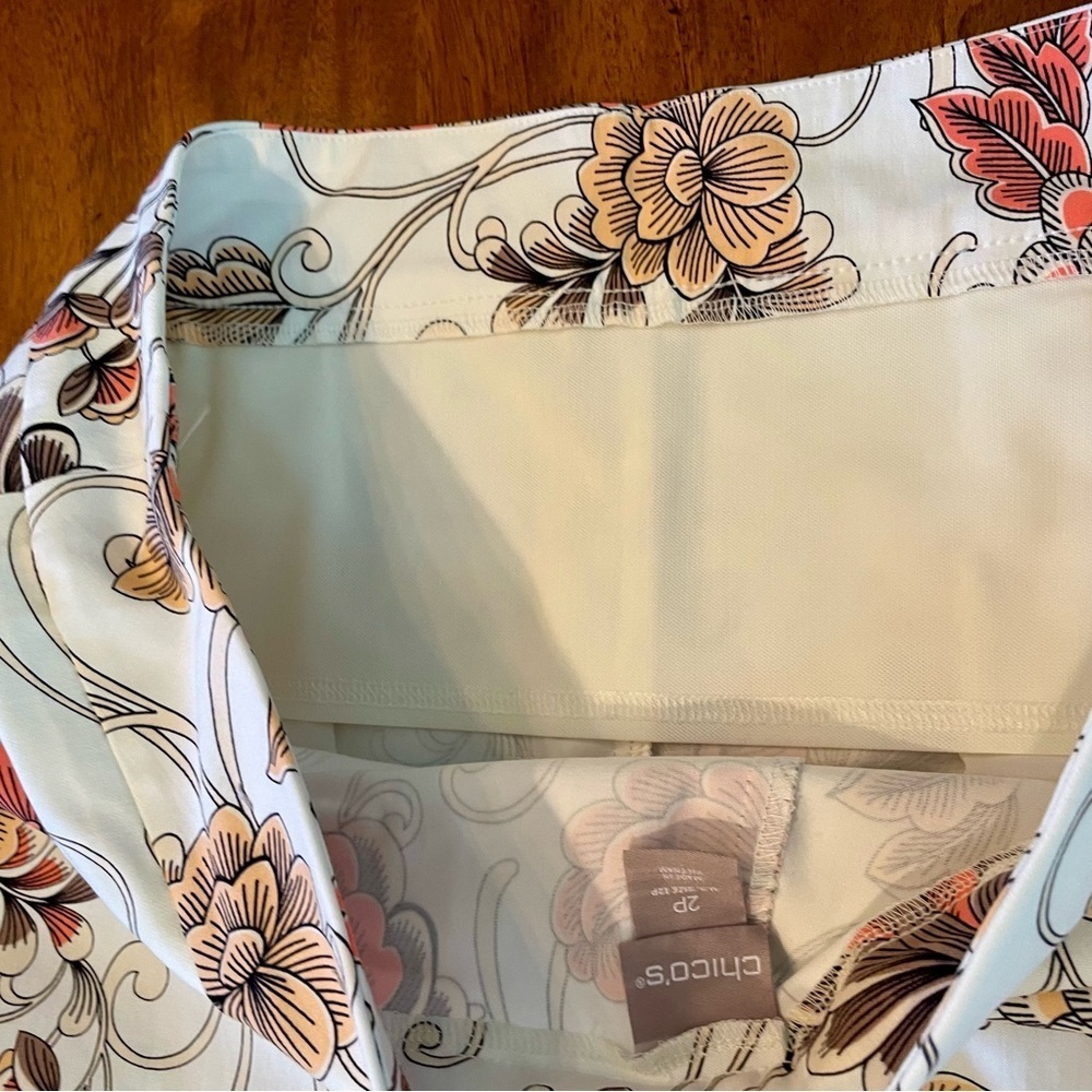 Chico's Floral Petite Ankle Pants - Cream, Orange, Red

[90] - Picture 8 of 11